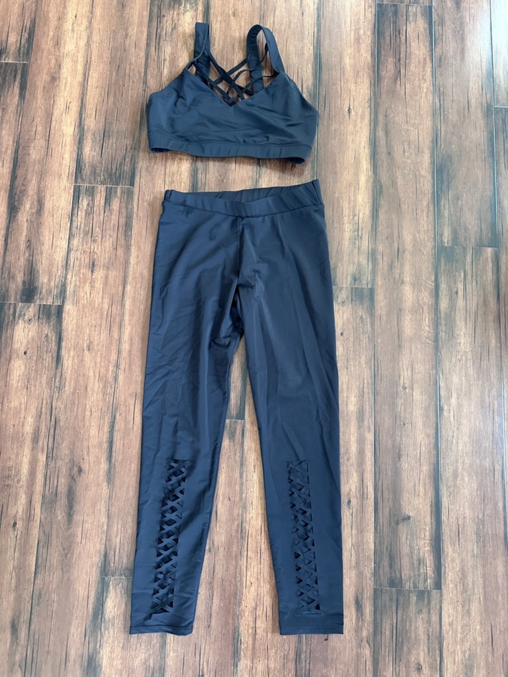 Women’s Black Lattice-Detail Leggings with Strappy Sports Bra